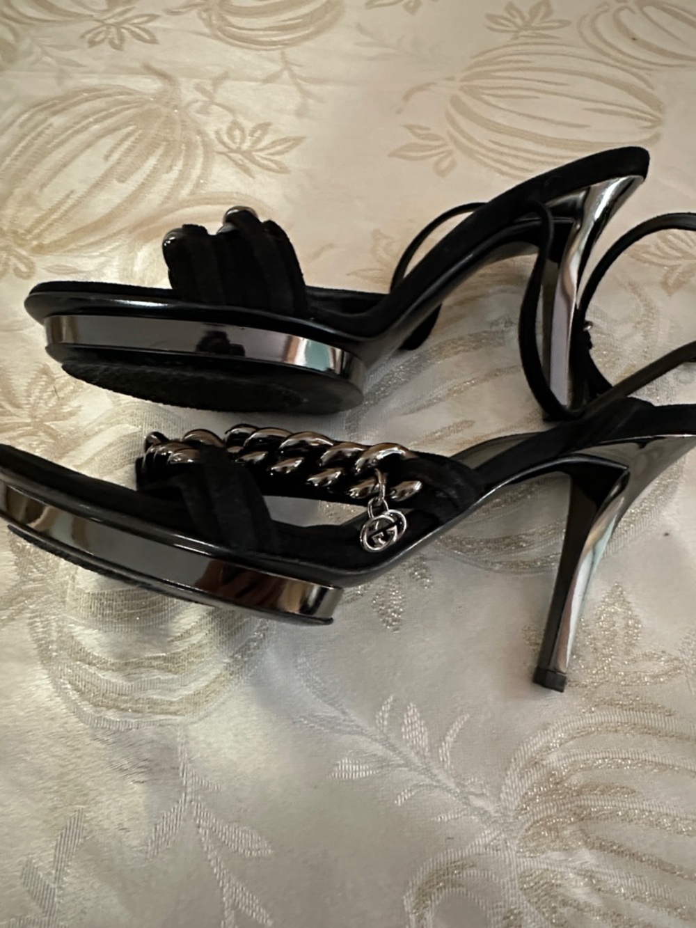 Gucci Black Chain-Strap Heeled Sandals - Picture 9 of 10